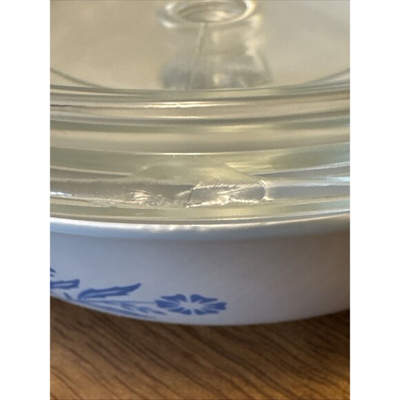 Vtg. Corning Ware, 6.5" Skillet, and Lid, 6.5" W x 10.25" w/Handle - Picture 3 of 11